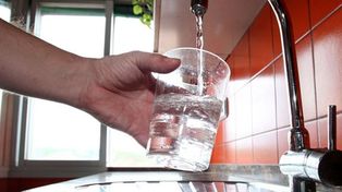 Agua: avalan aumento del 44%