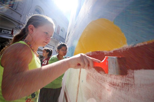 Con una creación colectiva, la ciudad rindió homenaje a sus mujeres