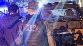 Tres jóvenes fueron detenidos y hubo ataques a la Policía.