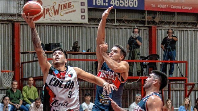 Colón se hizo fuerte en Córdoba y festejó ante Bochas en la Liga Argentina