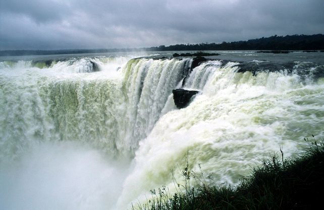 Terrible. El joven se arrojó al agua ayer a las 10:45