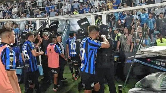 El plantel de Atlético Tucumán emitió un comunicado apuntándole a los dirigentes.