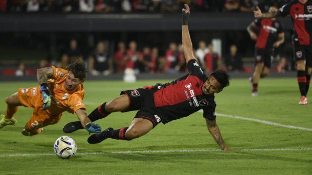 Newells empató de local con Platense y se hunde en la zona A