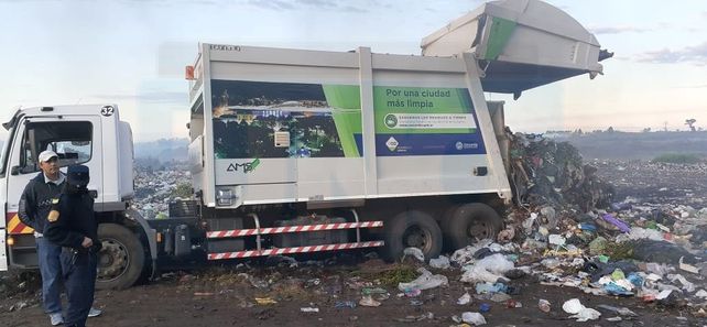 A diario se reúnen decenas de personas en el campo del Abasto para la recolección informal.