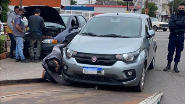 Un Fiat Mobi de Uber fue secuestrado este sábado en un operativo desarrollado en Arijón al 1400.