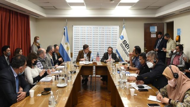 Firma. Las autoridades de Senasa recibieron a sus pares de Malasia.