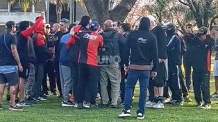Socios de Colón tomaron la sede: gritos
