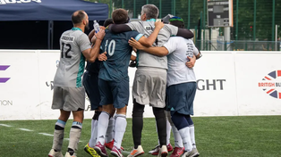 Los Murciélagos festejan la obtención de su tercer título mundial tras vencer a China por penales.