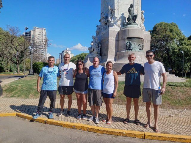Parte de los nadadores qu estarán en el Desafio Hernandarias-Paraná