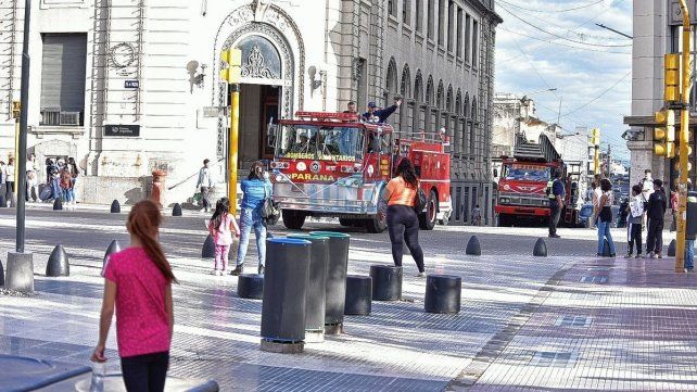 La comunidad saludó a los Bomberos Voluntarios en su día