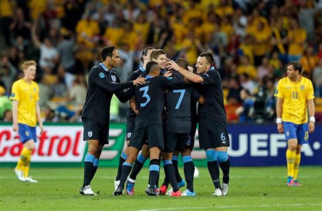 Inglaterra venció a Suecia con lo justo tras ir perdiendo