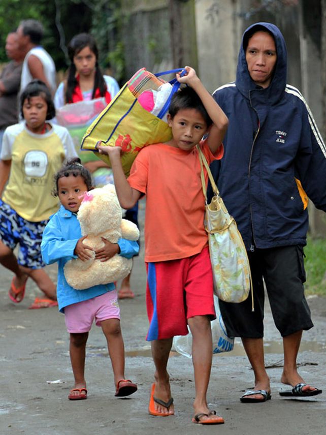 El tifón Pablo dejó casi 300 muertos y cientos de desaparecidos en Filipinas