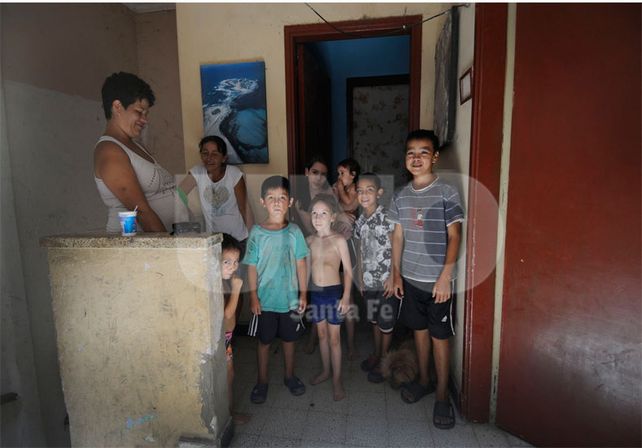 En pleno centro. Se trata de varias familias en situación de vulnerabilidad social / Foto: Juan Manuel Baialardo - Uno Santa Fe