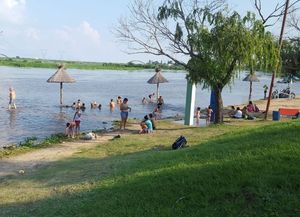 La crecida del Salado obliga a cerrar las playas de Santo Tomé