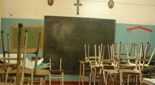 Un docente denunció que lo despidieron por usar lenguaje inclusivo