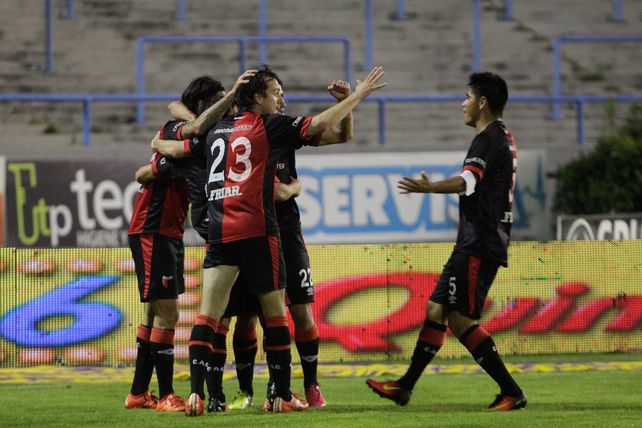 Colón se trajo una sólida victoria en su estreno