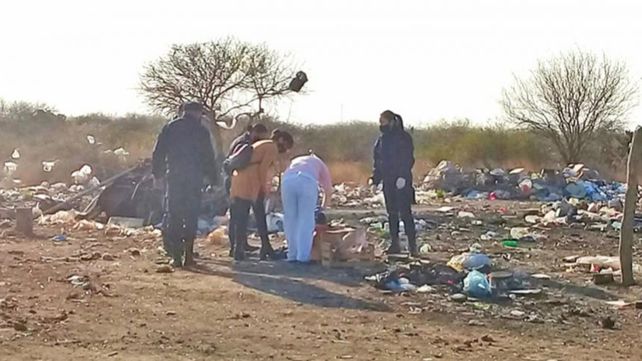 El basural donde fue hallado el cuerpo sin vida de un beb&eacute; de pocos d&iacute;as en A&ntilde;atuya.
