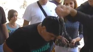 Maradona se bautizó en el mismo río que Jesús