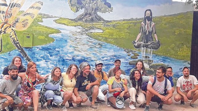 juntos. Los muralistas dejaron plasmados sus mensajes en las localidades