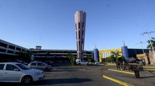 En el predio donde funcionaban los cines Village se proyectan tres edificios por parte de la constructora MSR: una torre de 15 pisos y dos de 8, lo que se traduciría en 250 viviendas y 110 cocheras.