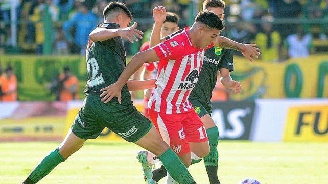 Instituto recibe a Defensa con el objetivo de ganar para no perderle pisada a los de arriba