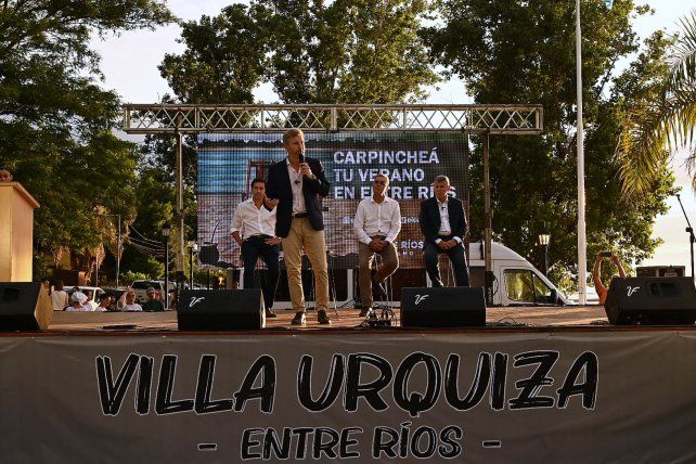 Rogelio Frigerio presente en el lanzamiento para la temporada de verano.