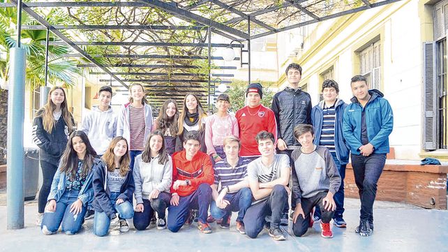 Los integrantes del equipo señalaron que participan de este espacio porque les apasiona resolver problemas por fuera de la lógica empleada en clases.