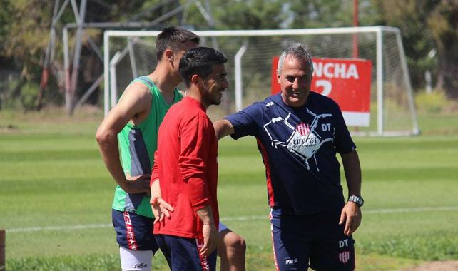 Madelón pretende que Acevedo se asocie a Rolle y Godoy a la hora de poner pausa en el mediocampo.