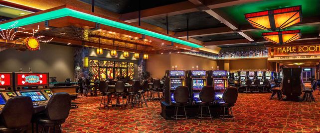 Se enojó en el casino, rompió una de las máquinas, dañó un plasma y destrozó un blindex