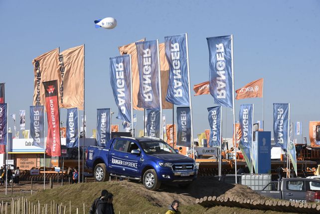 Test drive. Ford también mostró su amplia oferta de pick up.