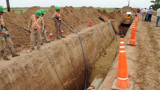 Actualmente está en ejecución el bloque A de la obra, que contempla la construcción de la toma, el acueducto de agua cruda, la planta potabilizadora y 4.740 metros de acueducto troncal hasta atravesar la autopista Rosario-Santa Fe.