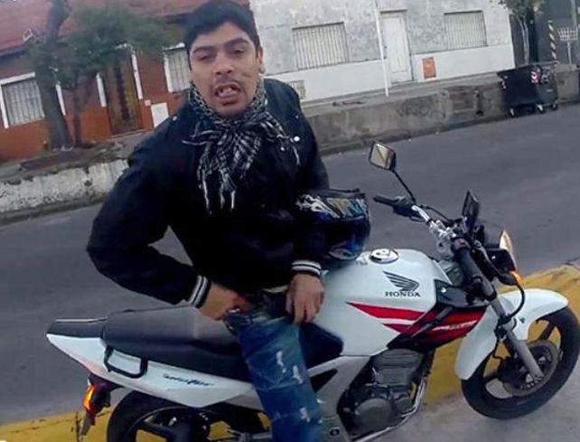 Detuvieron a Gastón Aguirre, el motochorro que fue filmado por un turista en La Boca