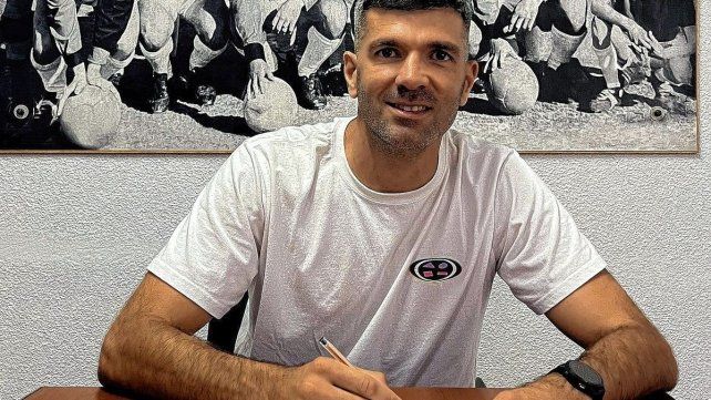 Un Puma en Santa Fe: Colón confirmó la incorporación de Emmanuel Gigliotti