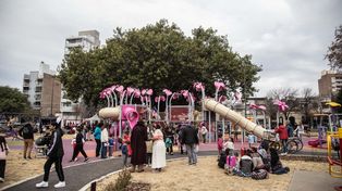 El proyecto incluye desde plazas barriales hasta parques emblemáticos y playones deportivos, distribuidos en los seis distritos de la ciudad.