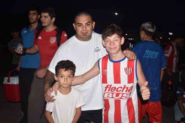 Unión, entre la fiesta y la ilusión: todo el color de los hinchas en un día muy especial