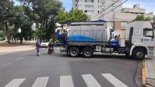 Aguas Santafesinas intima a usuarios en la ciudad por conexiones pluviales irregulares a la red cloacal