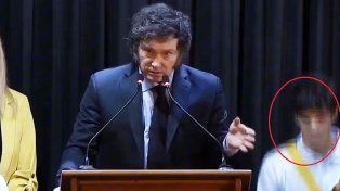 Se produjeron dos desmayos en el Colegio Cardenal Copello durante el discurso de Javier Milei, quien ironizó sobre los zurdos. Adorni viralizó el video&nbsp;