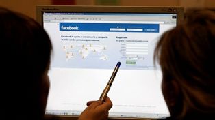 Facebook usó datos de millones de usuarios con fines políticos