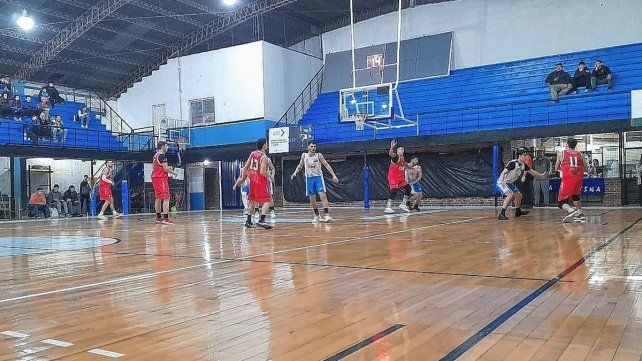 Rivadavia cosechó la octava victoria en cadena al doblegar a Banco como visitante por el Torneo Oficial.