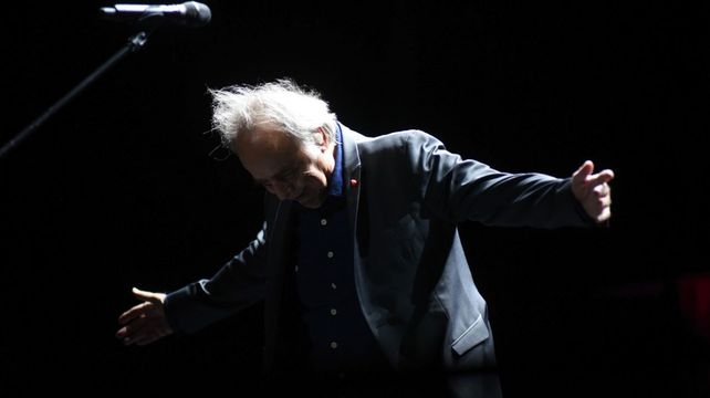 El público de Rosario demostró que tiene algo personal con Serrat 