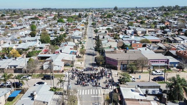 Acuerdo Capital: quedó inaugurada la pavimentación de calle Larrea