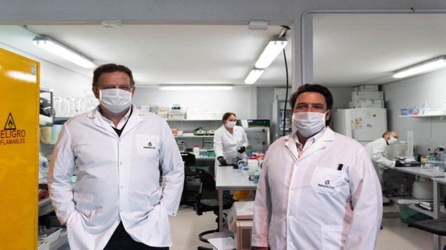 investigadores. Los médicos Fernando Goldbaum y Linus Spatz