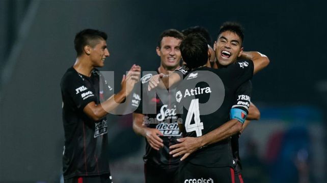 A pesar del empate en el Clásico, Colón sigue siendo el mejor equipo de 2017