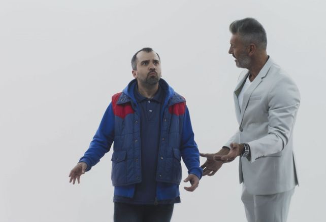 En el más allá. El protagonista encuentra a Goycochea en el cielo.