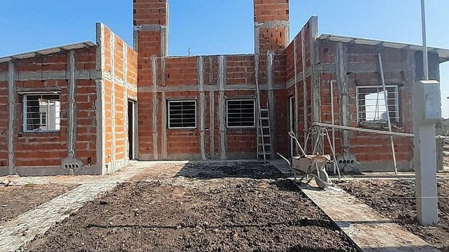 Casi la mitad del costo de construir una vivienda corresponde a impuestos y aportes.