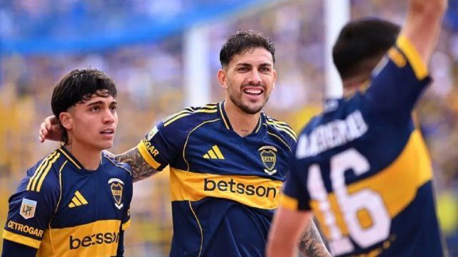 Boca juega contra Racing.