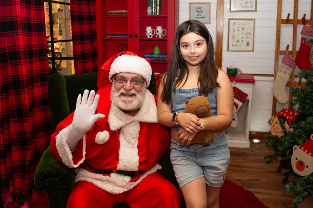 Papá Noel y Martu Escobar