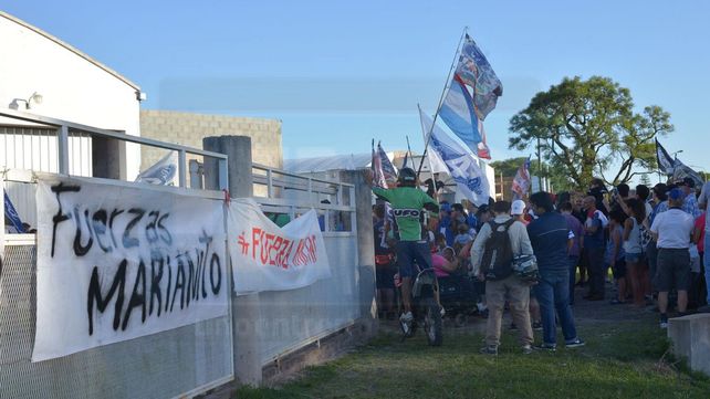 Banderas. El apoyo fue muy grande e hizo emocionar a Mariano en el momento que más lo necesita en su carrera.&nbsp;