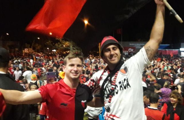 La fiesta sabalera en las calles tras la histórica clasificación a la final de la Sudamericana