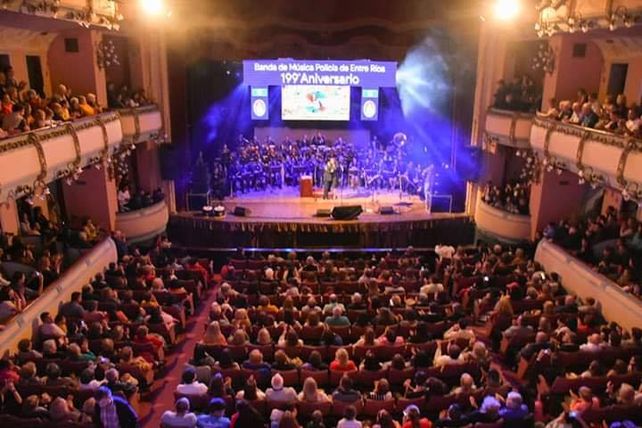 Tinelli elogió a la Banda de Música de la Policía